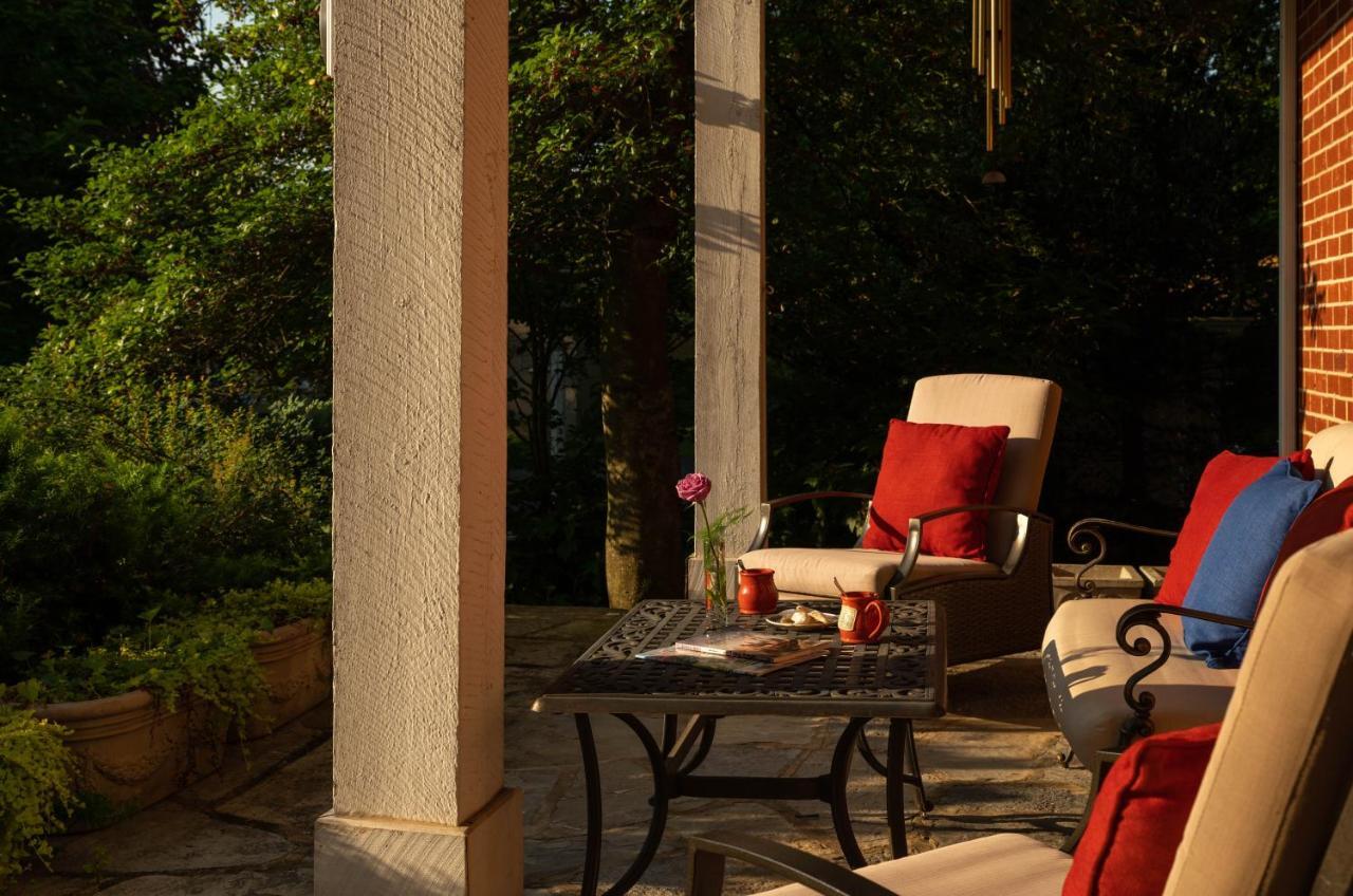 لوراي South Court Inn المظهر الخارجي الصورة